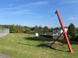 Spielplatz Sportplatz Seilbahn