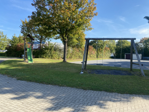 Spielplatz Sportplatz  Schaukel